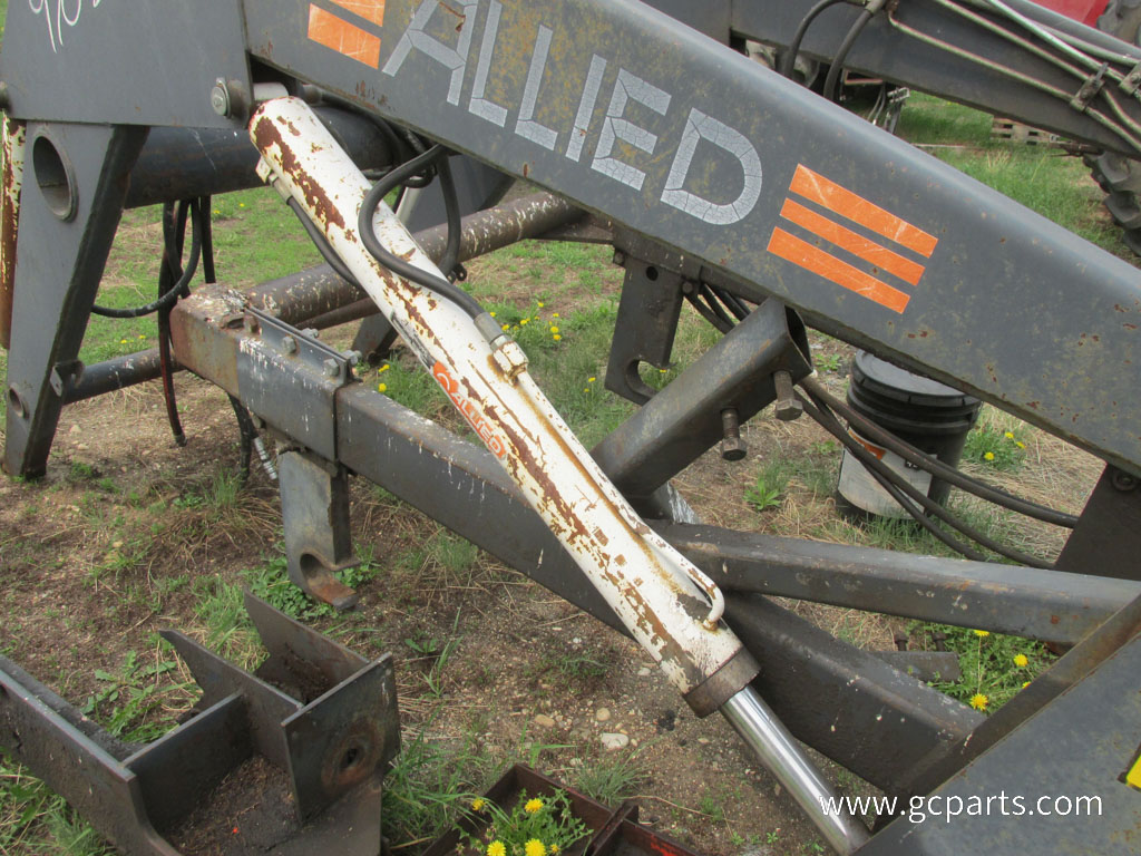 LOADER W/ BALE SPEAR